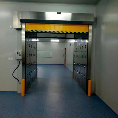 Salle de douche à air de chargement intelligente de 3000 W avec plaque d'acier enduite de SUS304 / poudre et temps de douche à air réglable de 0 à 99 s
