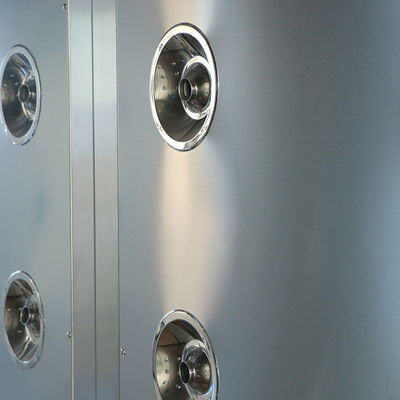 Douche d'air à porte coulissante à grande vitesse avec filtration HEPA et capteurs de sécurité pour l'entrée dans les salles blanches
