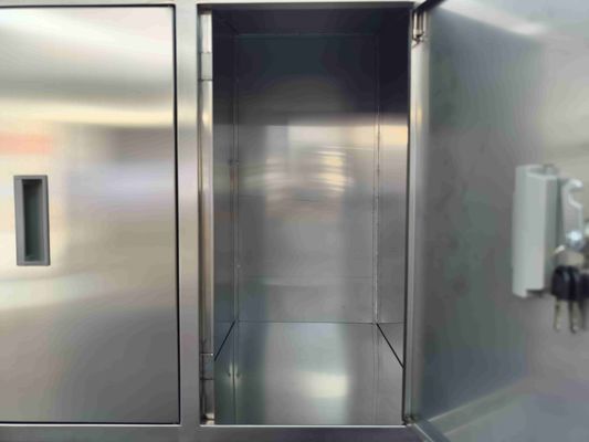 C'est une salle blanche de chaussures en acier inoxydable ESD-Safety.