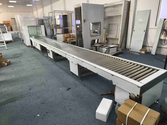 Sas à air pour convoyeur à rouleaux motorisé | Système de transfert pour salle blanche