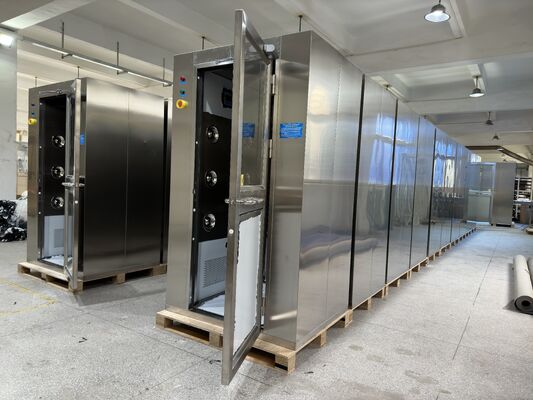 Douche d'air à porte coulissante intelligente avec reconnaissance faciale et construction en acier inoxydable pour la décontamination du personnel